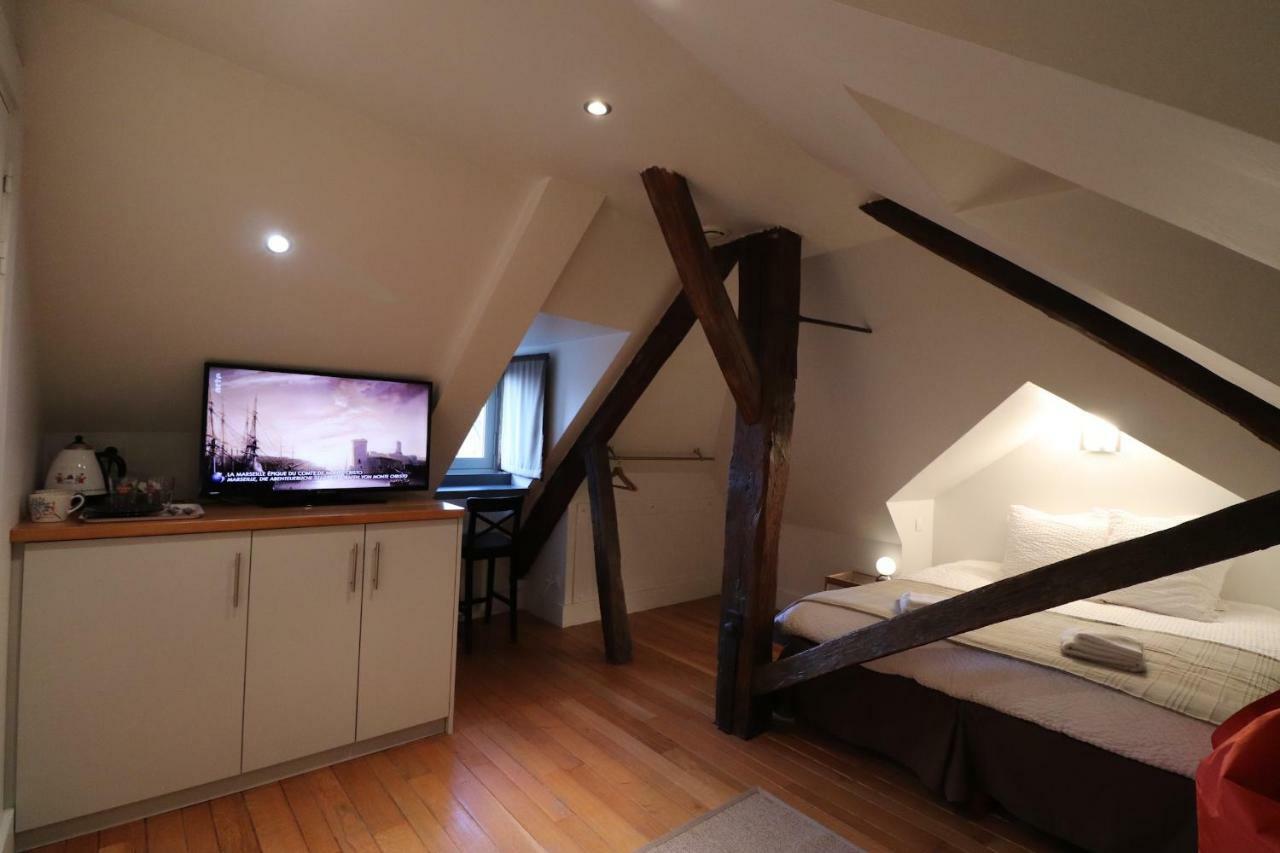 Le Doyenne - Entree Autonome - Hypercentre Bed & Breakfast Le Mans Dış mekan fotoğraf